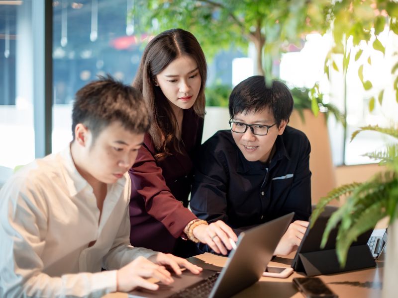 運営が確認する