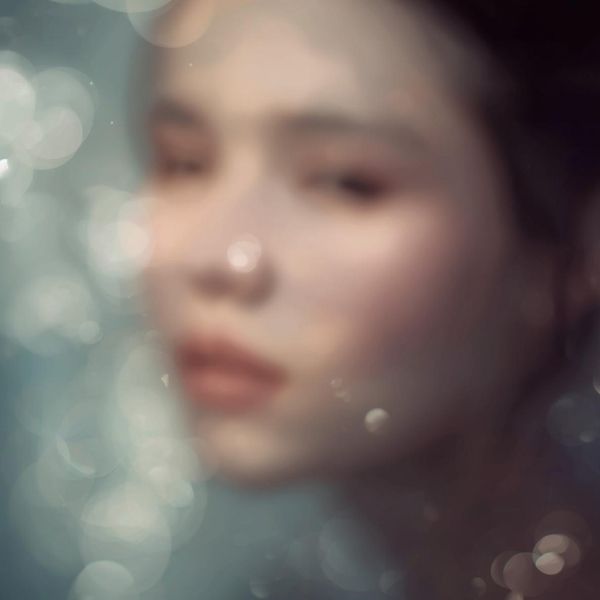 ぼかしの入って女性の写真