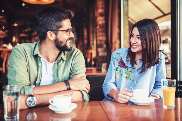 デートする男女